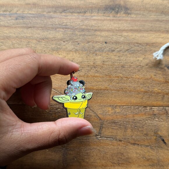 Star Wars: The Mandalorian Grogu Ice Cream Disney Pin - Picture 3 of 4